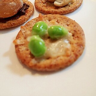 枝豆とチーズの小麦胚芽クラッカー